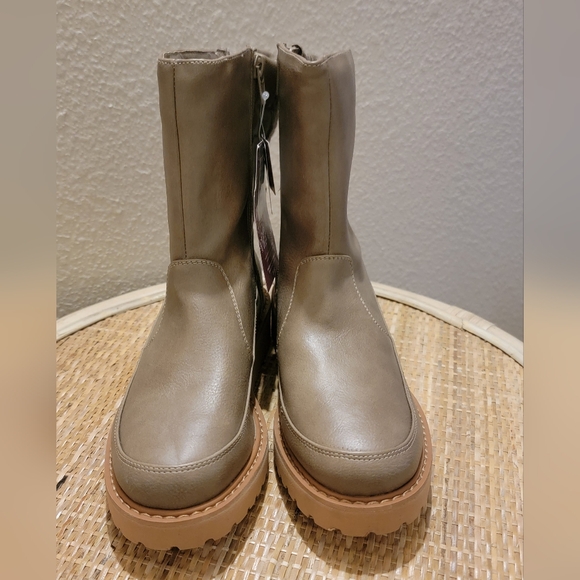 MUK LUKS BOOTS - Picture 6 of 15